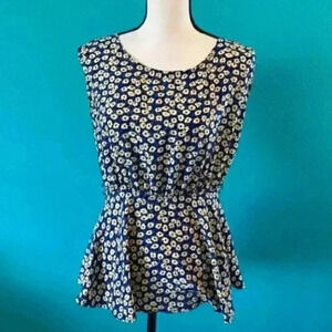⭐️ Forever 21 floral long shirt in size small